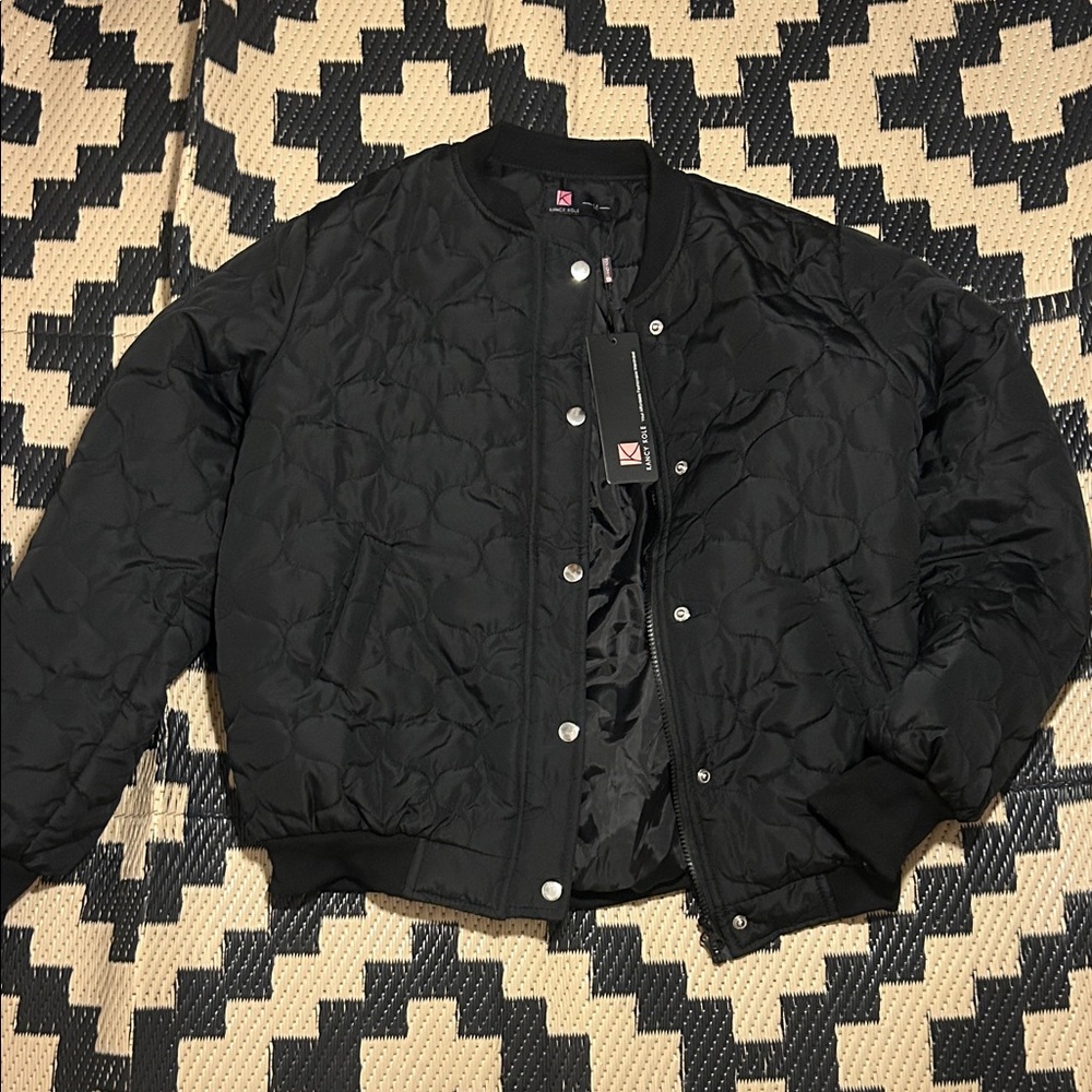 NWT Black Quilted Bomber Jacket w/Pockets